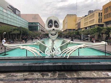 Κατασκευή γιγάντιου σκελετού με τον 3D εκτυπωτή Massivit 1800